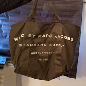 MARC JACOBS LOGO TOTE